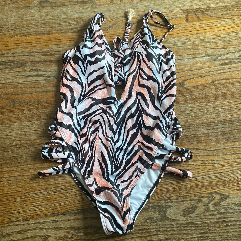 One pc bathing suit